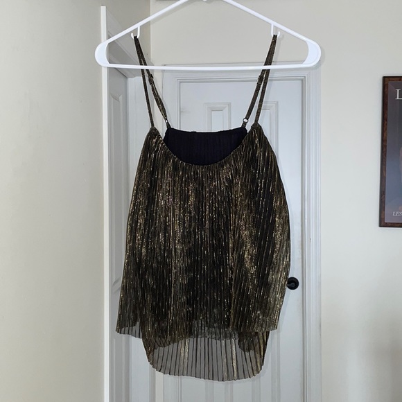 Plisse Top - Picture 2 of 4